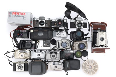 Lot 368 - A Mixed Selection of Cameras