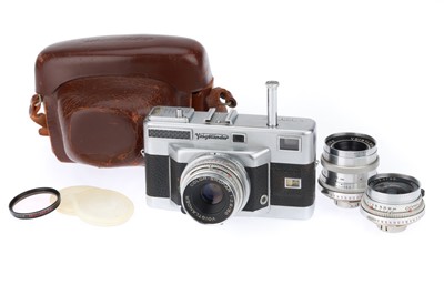 Lot 625 - A Voigtlander Vitessa T 35mm Rangefinder Camera Outfit