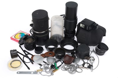 Lot 654 - A Selection of Camera Accessories