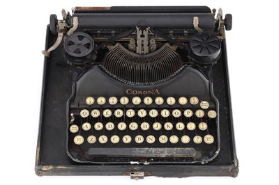 Lot 601 - @ A Portable Corona QWERTY Typewriter