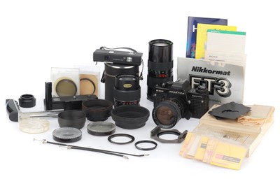 Lot 92 - A Praktica B200 Electronic 35mm SLR Camera & A Range of Camera Accessories