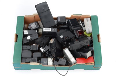 Lot 657 - A Selection of Mixed Photographica