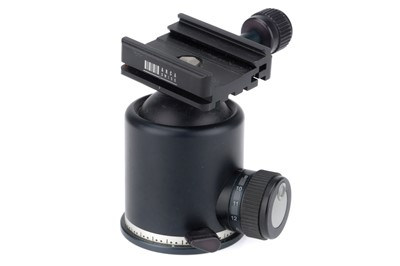 Lot 664 - An Arca Swiss Monoball Z Tripod Head