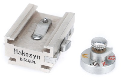 Lot 30 - A Hakosyn Hot Shoe Flash Adapter