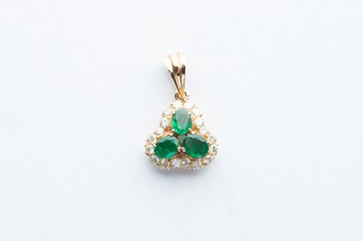 Lot 20 - A 14ct Yellow Gold Emerald & Diamond Pendant