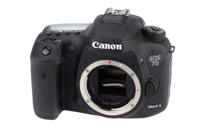 Lot 196 - A Canon EOS 7D Mark II Digital SLR Camera Body