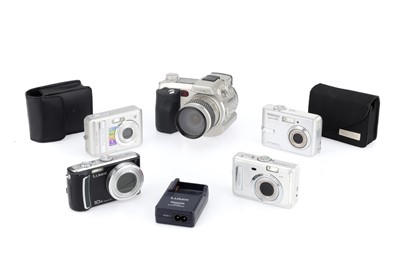 Lot 143 - A Group of Digital Compact Cameras