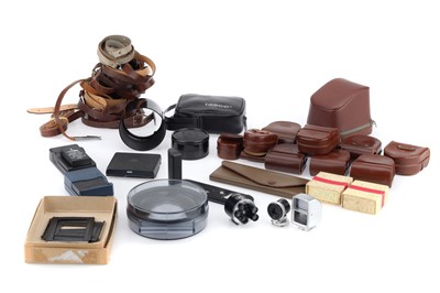 Lot 562 - A Selection of Mixed Camera Accessories