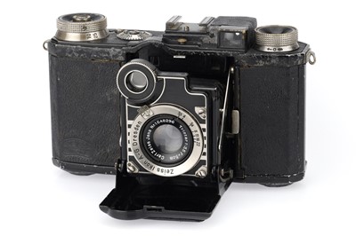 Lot 152 - A Zeiss Ikon Super-Nettel 35mm Folding Camera