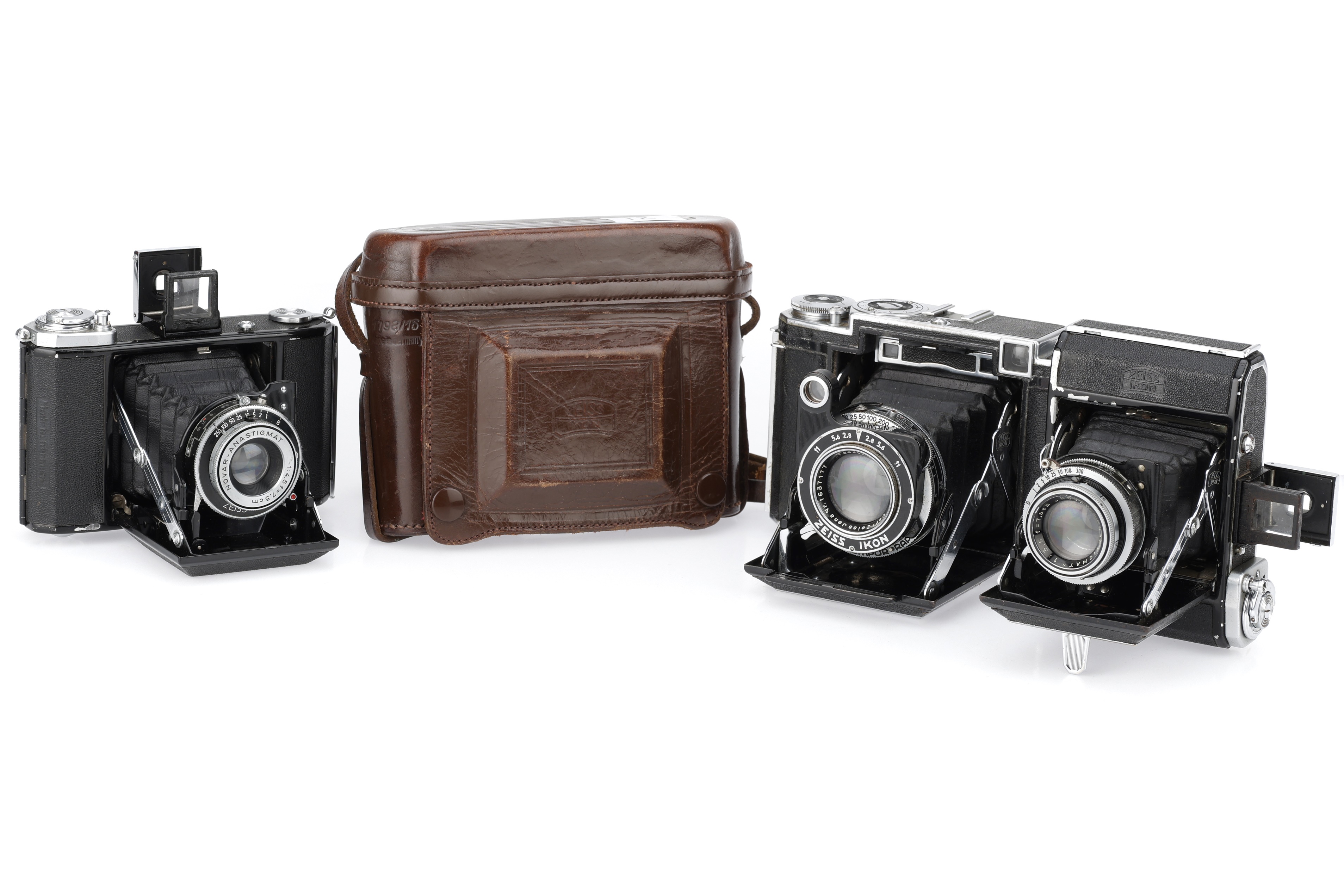 Lot 242 - A Group of Zeiss Ikon Ikonta Cameras,