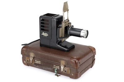 Lot 68 - A Leitz Gnom II Projector in Brown SFUUE Transport Case