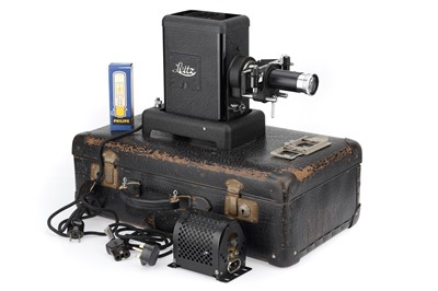 Lot 19 - ꩜ A Leitz VIII s 35mm Slide Projector Outfit
