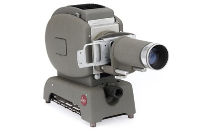 Lot 30 - ꩜ A Leitz Prado 500 Slide Projector