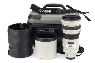 Lot 340 - A Canon EF L IS USM f/2.8 300mm Camera Lens