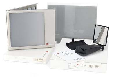 Lot 53 - A Leica 37 333 Daylight Attachment for Pradovit P300 / P600