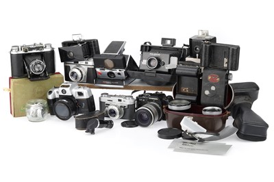 Lot 316 - A Mixed Selection of Cameras & Lenses