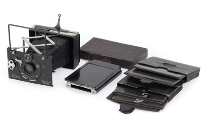 Lot 313 - A Nettix Contessa Folding Strut Camera