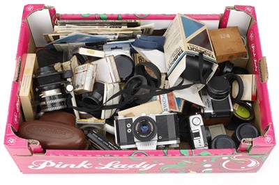 Lot 438 - A Large Selection of Mixed Photographica