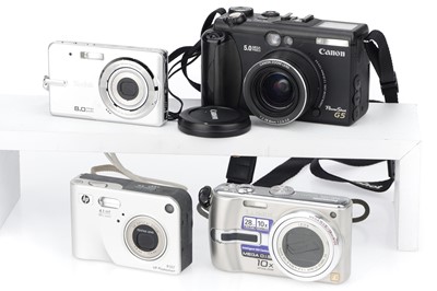 Lot 208 - A Group of Digital Compact Cameras
