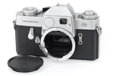 Lot 11 - A Leitz Wetzlar Leicaflex 35mm SLR Camera