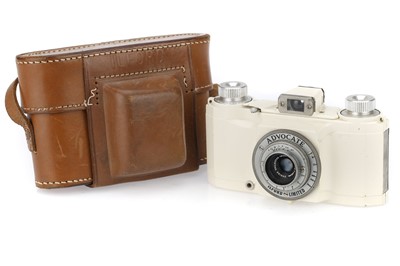 Lot 305 - An Ilford Advocate 35mm Camera