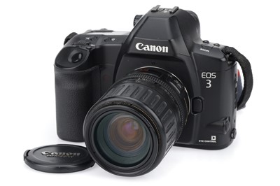 Lot 171 - A Canon EOS3 35mm SLR Camera