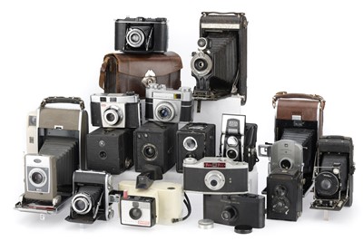 Lot 285 - A Large Selection of Mixed Cameras