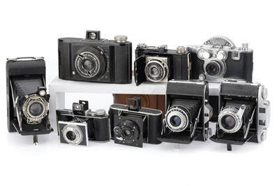 Lot 302 - A Mixed Selection of Cameras