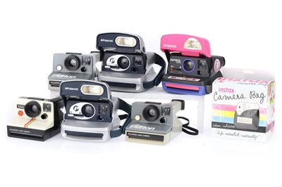 Lot 318 - A Group of Instant Film Cameras