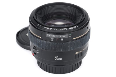 Lot 426 - A Canon EF USM f/1.4 50mm Lens