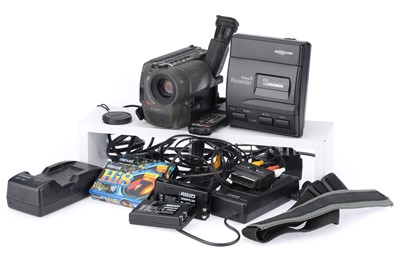 Lot 477 - ꩜ A Canon N118 8mm Hi-8 Camcorder