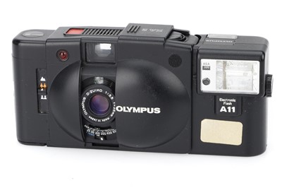 Lot 263 - An Olympus XA2 35mm Compact Camera
