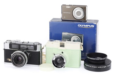 Lot 353 - A Mixed Selection of Cameras