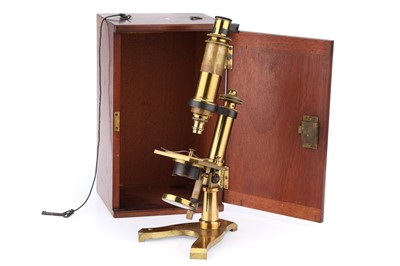 Lot 634 - J Lizarz, Glasgow, Compound Microscope