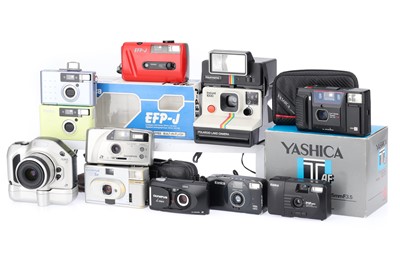 Lot 330 - A Group of Digital Compact Cameras