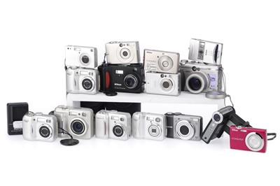 Lot 211 - A Selection of Compact Digital Cameras