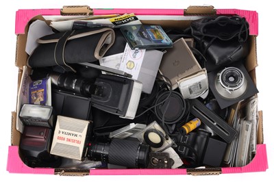 Lot 530 - @ A large Selection of Mixed Photographica, End Lot