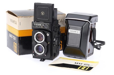 Lot 300 - A Yashica MAT-124 G Medium Format TLR Camera