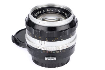 Lot 450 - A Nikon Nikkor-S f/1.4 50mm Lens