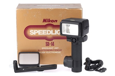 Lot 496 - A Nikon Speedlite SB-14 Flashgun Kit