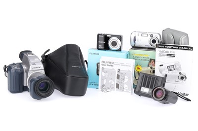 Lot 205 - A Mixed Selection of Digital Cameras