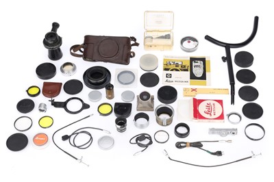 Lot 40 - A Selection of Leica Photographica