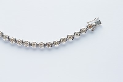 Lot 46 - A Fine 18ct White Gold Diamond Bracelet