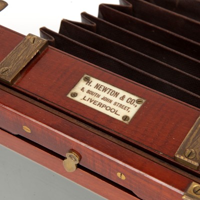 Lot 321 - An H. Newton & Co. Perfection Half Plate Mahogany Field Camera