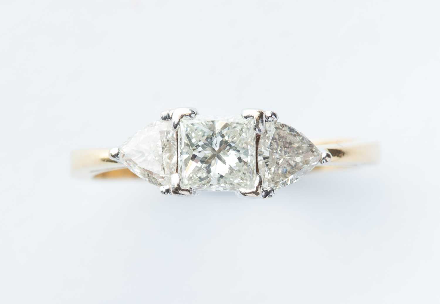 Lot 118 - A 18ct Gold Princess Cut Diamond Ring