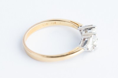 Lot 118 - A 18ct Gold Princess Cut Diamond Ring