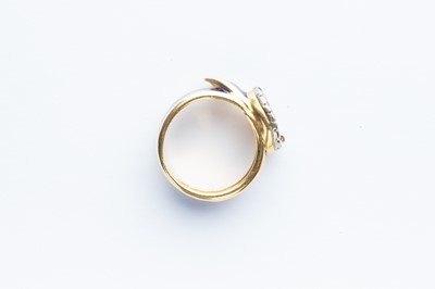 Lot 63 - A Fine French 18ct Gold Diamond & Enamel Ring