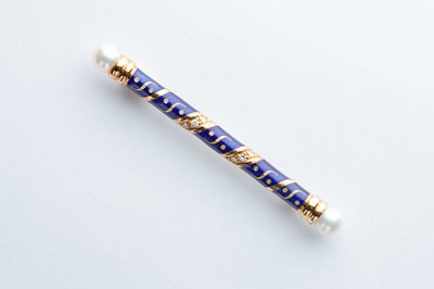 Lot 115 - A Faberge by Victor Mayer 18ct Gold & Enamel Bar Brooch