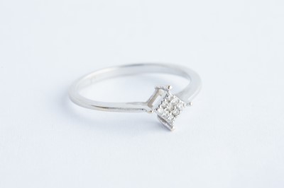Lot 57 - A 18ct White Gold Diamond Ring
