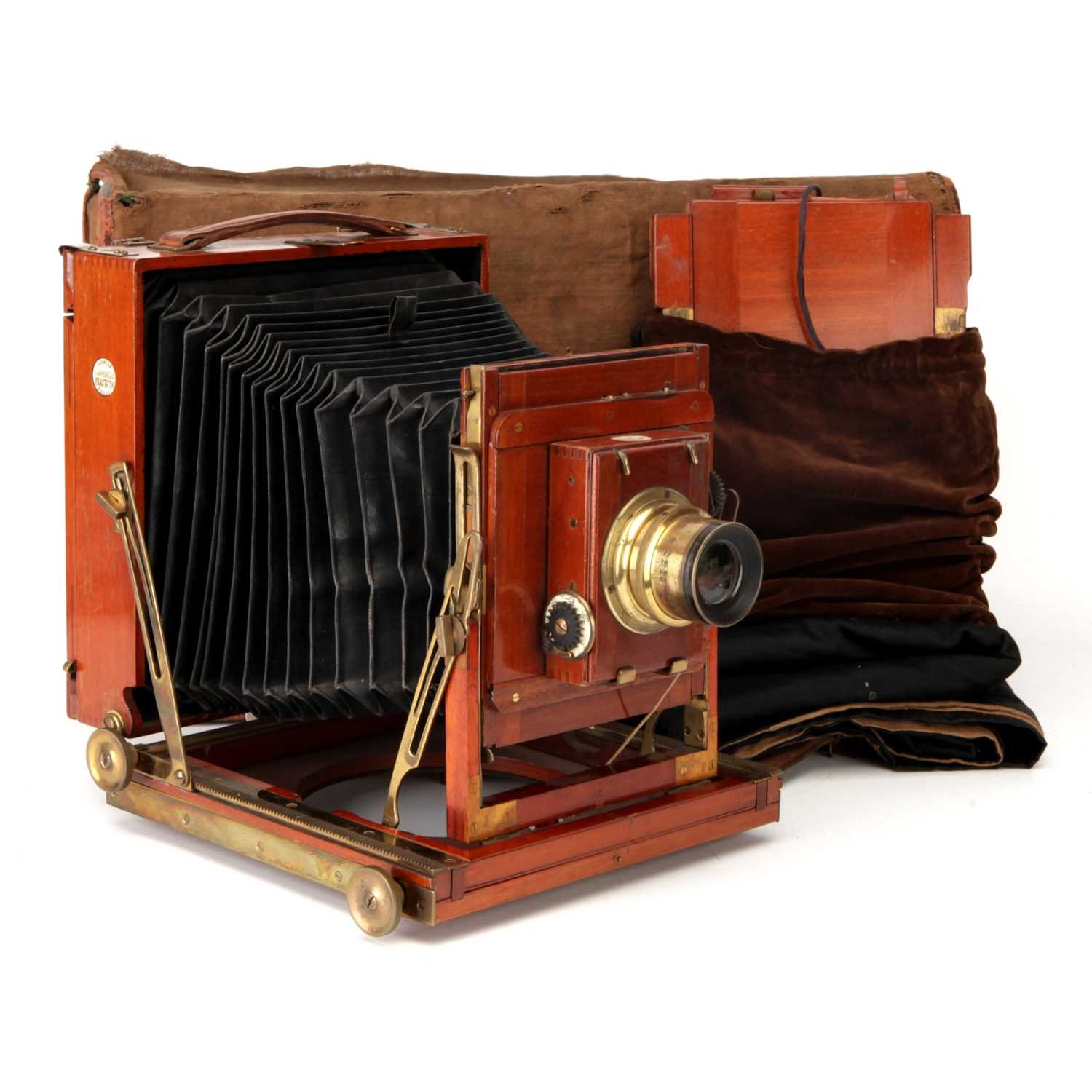 Lot 328 - A Thornton-Pickard 'Imperial Perfecta' Half Plate Mahogany Field Camera